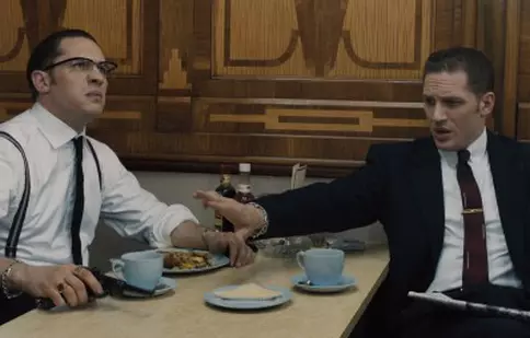 Tom Hardy are dublu rol în filmul ,,Gangsteri de legendă”