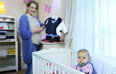 La opt luni, fiica Mirelei Boureanu Vaida a filmat alături de mama sa