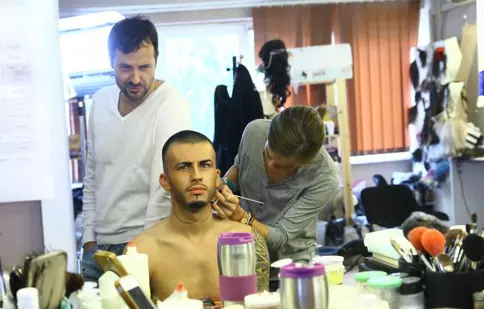 Pentru “Te cunosc de undeva!”, Florin Ristei s-a tuns ca Alex Velea