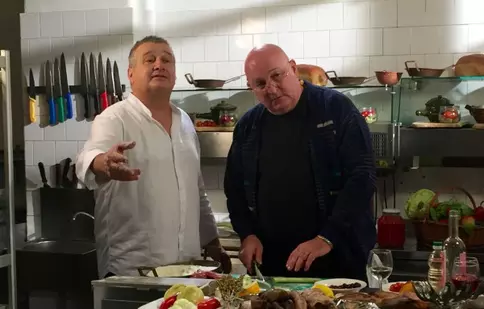 “Politică şi delicateţuri” cu Bebe Cotimanis, actor şi... voce