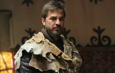 Engin Altan Düzyatan, din “Putere şi glorie”, a avut incidente la filmări