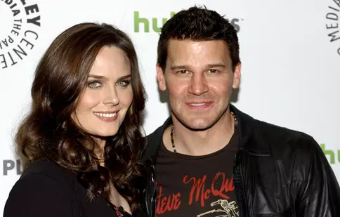 Deschanel şi Boreanaz („Cititorii de oase”) au dat în judecată 20th Century Fox