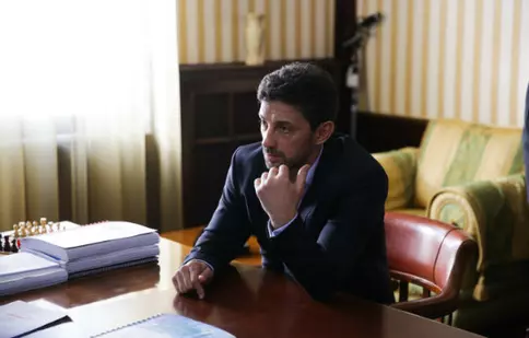 Două cazuri pline de intrigă, în serialul românesc “Deschide ochii”