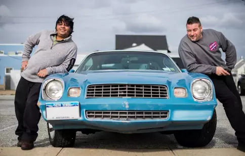 “Leepu și Pitbull”, un nou serial auto, la HISTORY®