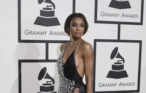 „Fashion Police” analizează ținutele de la Grammy 2016