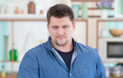 Alex Stan, juratul perfecționist de la „Bake Off România”