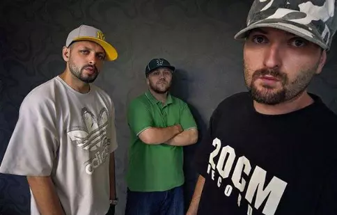 Paraziții lansează un nou album, „Lovitură de pedeapsă”