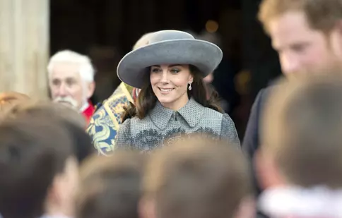 De ce e şicanată Kate Middleton de familia regală?