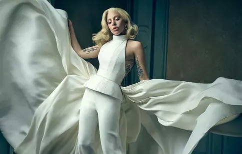 Lady Gaga a schimbat prefixul