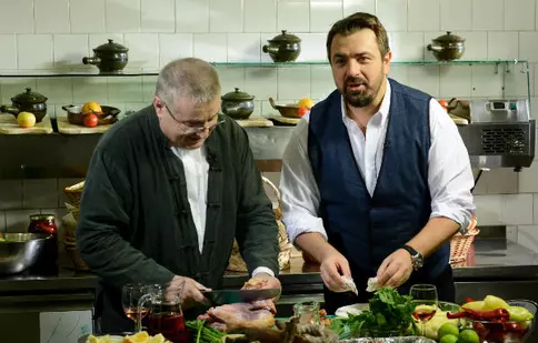 Brenciu la cratiţă, duminică la „Politică şi delicateţuri”