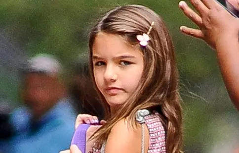 Suri Cruise a împlinit 10 ani şi a sărbătorit 3 zile