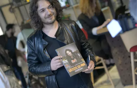 Chef Florin Dumitrescu a lansat o carte de povești culinare: „Gătește cu mine”