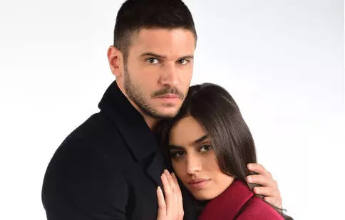 Interviu ”Prizoniera dragostei”:  Tolgahan şi Amine filmează zi-lumină