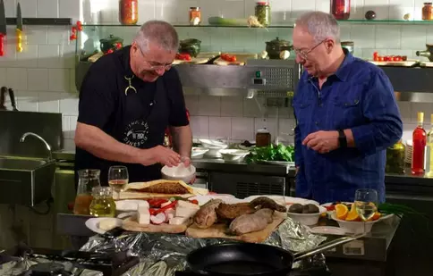 Ovidiu Ioaniţoaia este invitatul lui Dinescu la “Politică şi delicateţuri”