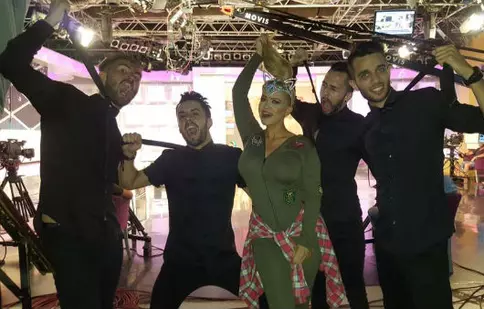 Anda Adam are „chef” de un nou single în română