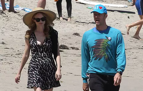 Chris Martin s-a logodit cu Annabelle Wallis?