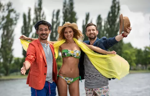 Din 11 iulie, Răzvan şi Dani ne spun “Neatza” de la mare