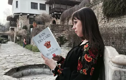 SPECIAL: Ce citim vara asta – vedetele ne recomandă