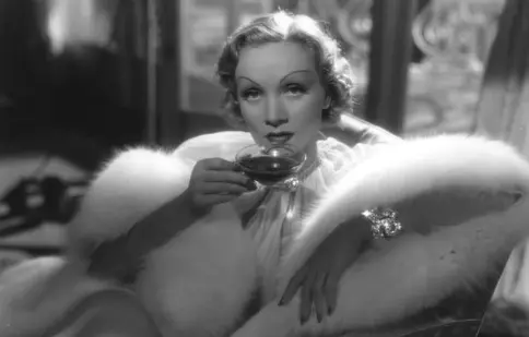 În această vară, TVR 2 programează o serie de filme cu Marlene Dietrich