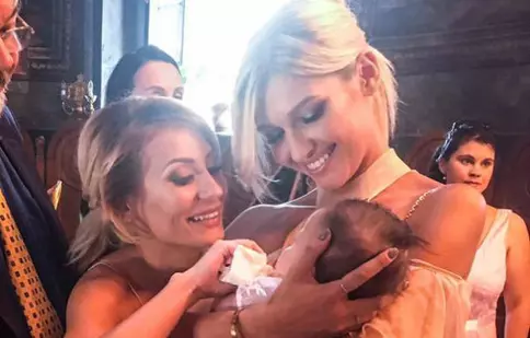 Sore şi-a botezat fetiţa, iar Alina Eremia a fost năşică