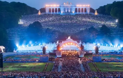 TVR 2 transmite Concertul de vară de la Palatul Schönbrunn