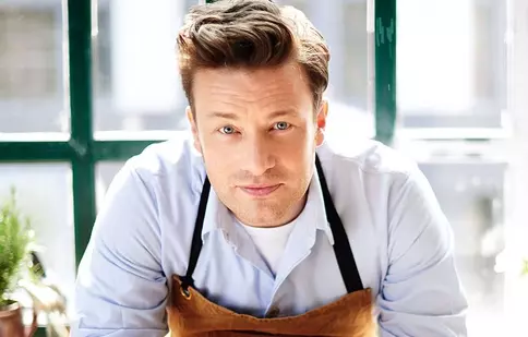 Jamie Oliver vrea să fie noul jurat la „Bake Off” Marea Britanie