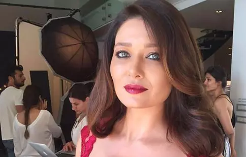 Nurgül Yeşilçay se întoarce pe micile ecrane, în rolul sultanei Kösem | FOTO
