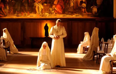 Serialul „The Young Pope”, cu Jude Law în rol principal, va intra în grila HBO