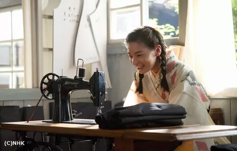 FOTO. TVR 2 difuzează serialul japonez „Aripi de mătase”