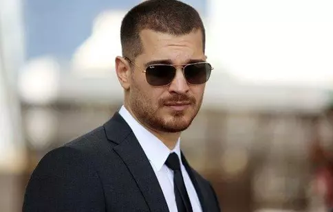 Ce fac fanele disperate pentru Çağatay Ulusoy!