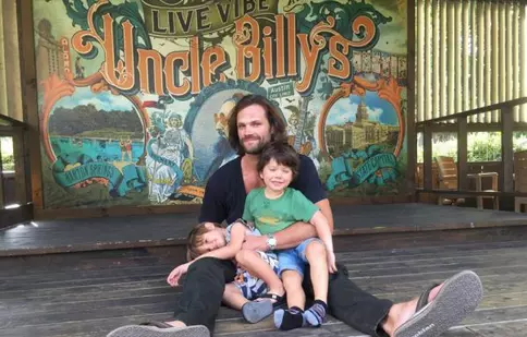 FOTO. Jared Padalecki va deveni tată a treia oară, în martie