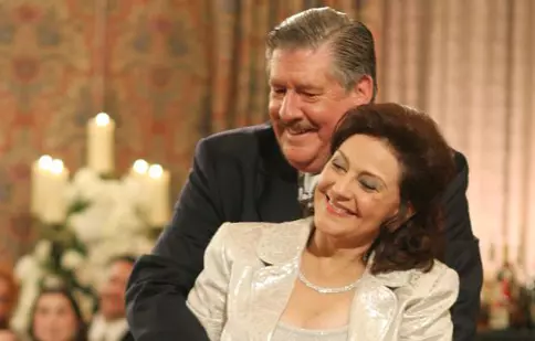 „Fetele Gilmore”: Kelly Bishop îi duce dorul lui Edward Herrmann