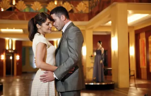 De ce ne este dor de serialul „Velvet” și când va fi difuzat finalul poveștii