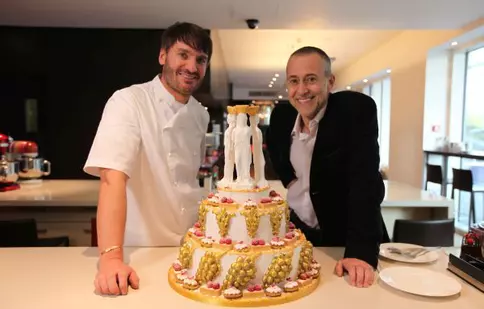 TV Paprika difuzează, în premieră, „Preparate de patiserie cu Michel Roux”