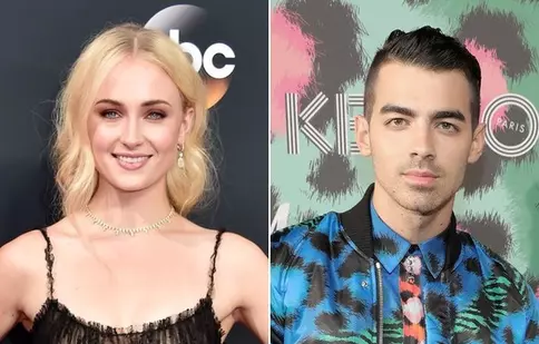 Sophie Turner („Urzeala tronurilor”) se iubeşte cu Joe Jonas