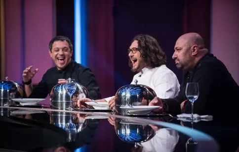 FOTO. Antena 1 anunță o ediție specială  „Chefi la cuțite”. Ce vedete trec la cratiță