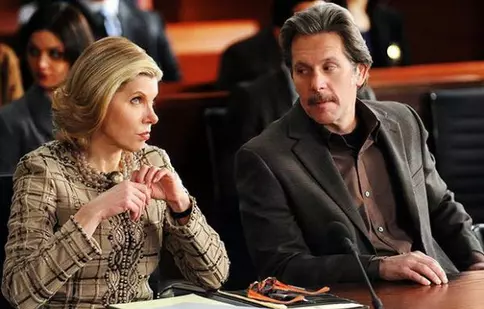 Gary Cole îşi va continua rolul în spin-off-ul „Soţia perfectă”