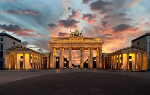 TVR 2 difuzează documentarul “O zi în Berlin” realizat de Sanda Vişan