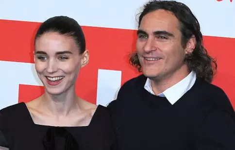 Joaquin Phoenix şi Rooney Mara au devenit un cuplu la filmări?
