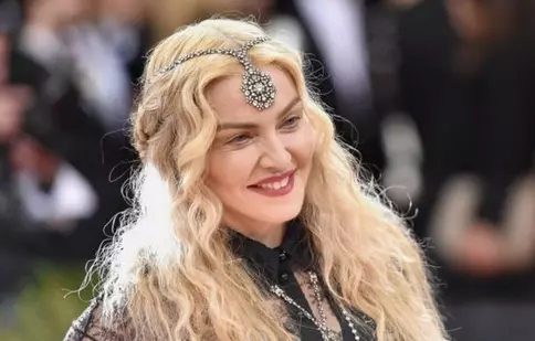Madonna a mai adoptat două fete. Iată primele imagini cu gemenele originare din Africa