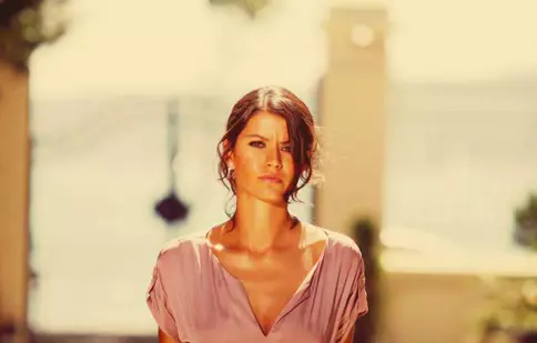 Beren Saat („Kosem”) a împlinit 33 de ani. Cum a sărbătorit-o soţul