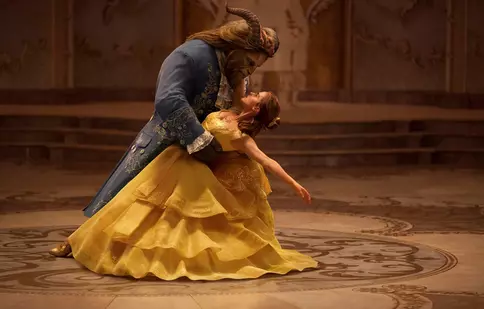 Frumoasa, Bestia și contabila. Cât încasează Emma Watson pentru rol și cât de rentabil este să joci o prințesă Disney