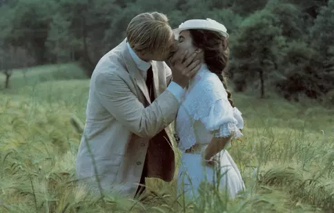 Filmul de artă la TVR 2: „Camera cu vedere”, cu Helena Bonham Carter, în seara asta la tv