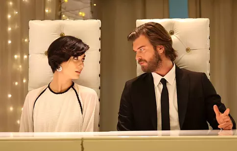 Serialul turcesc „Brave and Beautiful”, cu Tuba Büyüküstün şi Kıvanç Tatlıtuğ, a fost vândut în 7 țări. Printre care și România!