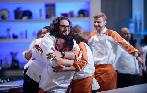 „Chefi la cuțite”: Chef Florin Dumitrescu a câștigat confruntarea pe echipe de luni. Ce se gătește astăzi