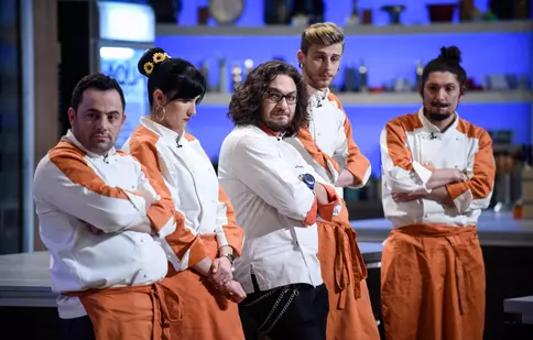 Sunt ultimele confruntări de la „Chefi la cuțite”: Azi, chef Dumitrescu dă afară doi concurenți