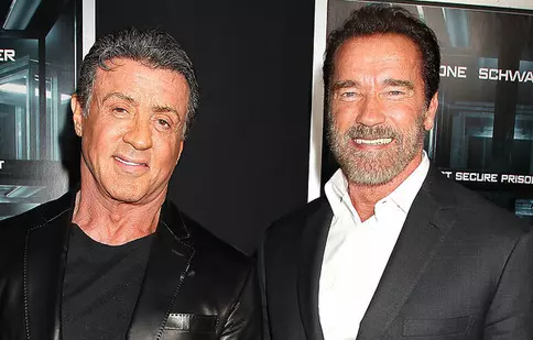 După Sylvester Stallone, și Arnold Schwarzenegger părăsește franciza „Eroi de sacrificiu”