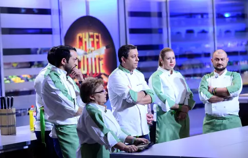 Prima confruntare pe echipe la „Chefi la cuțite”: Un concurent din cei 18 va părăsi competiția