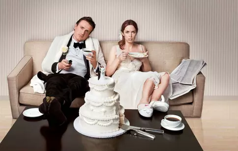 Recomandarea TVmania pentru seara de vineri, 4 august: „Te mai măriți cu mine?”, cu Jason Segel și Emily Blunt