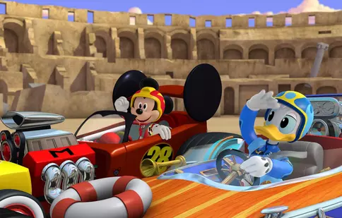 Un nou serial vine la Disney Junior: „Mickey și piloții de curse”